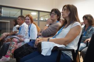 Bei der Tagung am Vortrag 