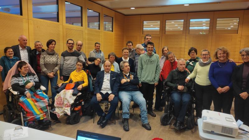 Mitglieder und Ehrengäste