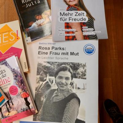 Texte und Bücher in Leichter Sprache